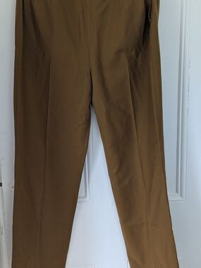 Vintage Womens Pleated Wool Dress pants in Mustard Brown - Tailored Straight Fit